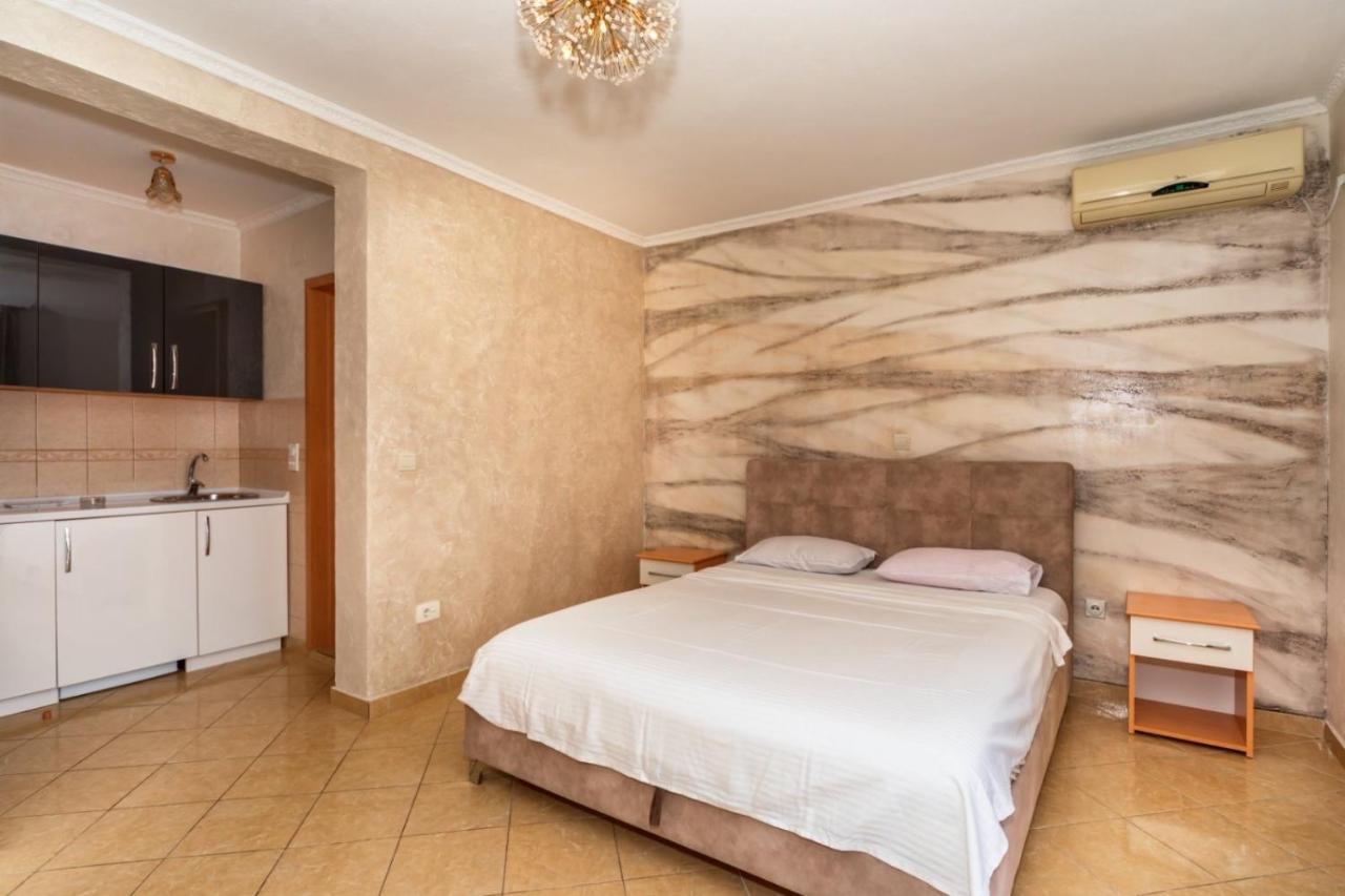 Ani Apartmani Dobra Voda Buitenkant foto