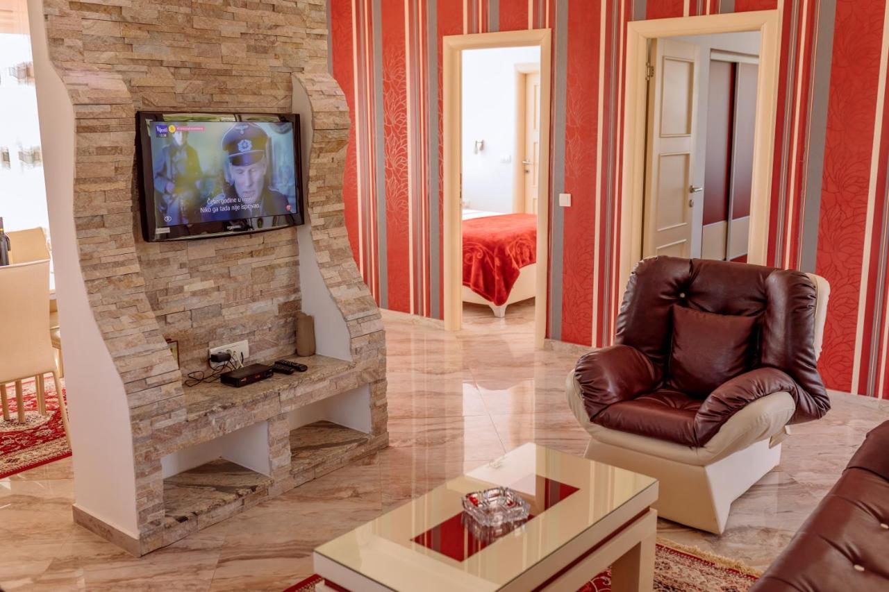 Ani Apartmani Dobra Voda Buitenkant foto