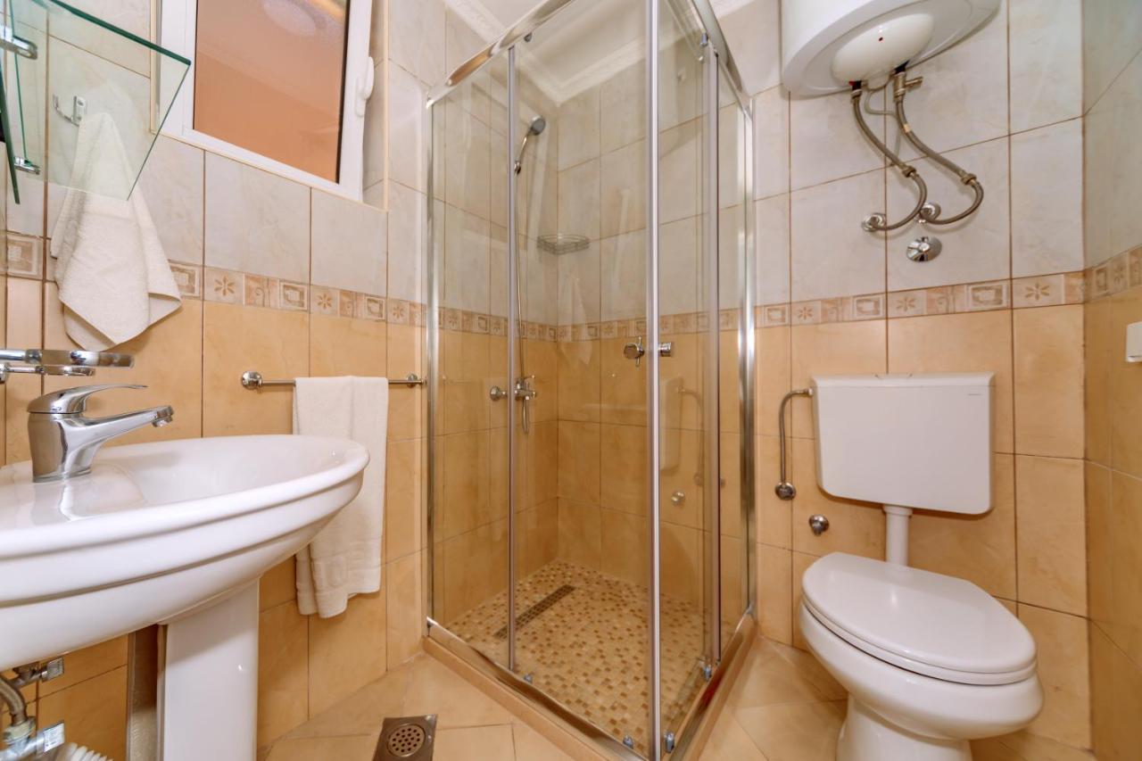 Ani Apartmani Dobra Voda Buitenkant foto
